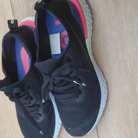 sneakers - Picture 2 of 4